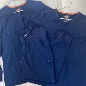 Dickies EDS scrub set in Navy. Like new!